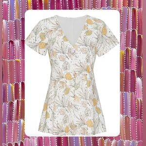 MINKPINK tropical white print V-Neck short sleeve button-up Romper Small RTR EUC